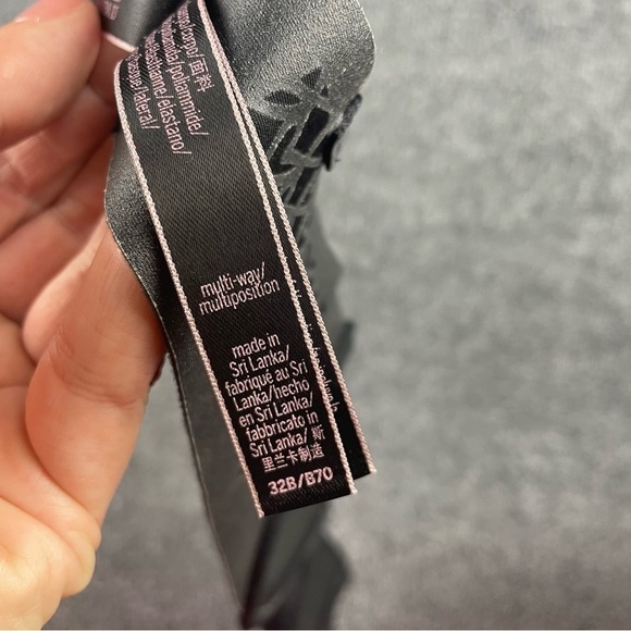 VICTORIA’S SECRET Women’s Multi-way/Multiposition Black Strapless Bra size: 32B - Picture 10 of 10